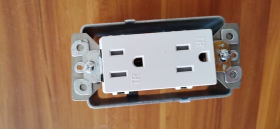 Boîte de sortie pour support de montage 3 4 gangs fournisseur